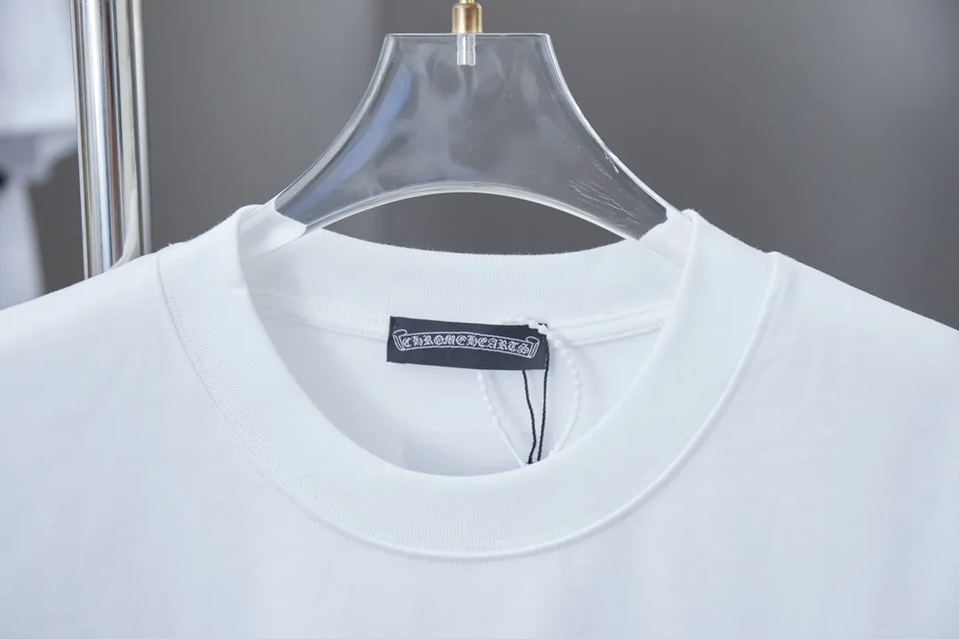 🅿️220 Ch*ome Hearte 25SS early spring new model, Ch*ome Hearte leather short sleeves, light luxury, essential item for daily commuting for men and women, correct version, welcome to compare, detailed features · 320g 100% cotton double yarn jersey fabric · Custom dyed in the same vat, special thickened 32 pieces double-strand 1X1 thread · Ch*ome Hearte leather patch ➕Imported Australian matte pearl diamonds · Three-dimensional flocking Crow heart pattern on the front side · Double-needle stitching across seams · Original main mark, washed tag, branded moisture-proof paper packaging Color: Black/White Size: S/M/L/XL